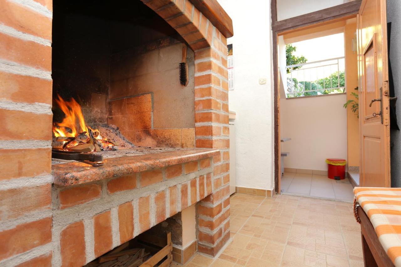 Apartments By The Sea Podgora, Makarska - 2594 מראה חיצוני תמונה