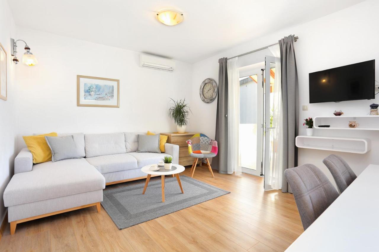 Apartments By The Sea Podgora, Makarska - 2594 מראה חיצוני תמונה