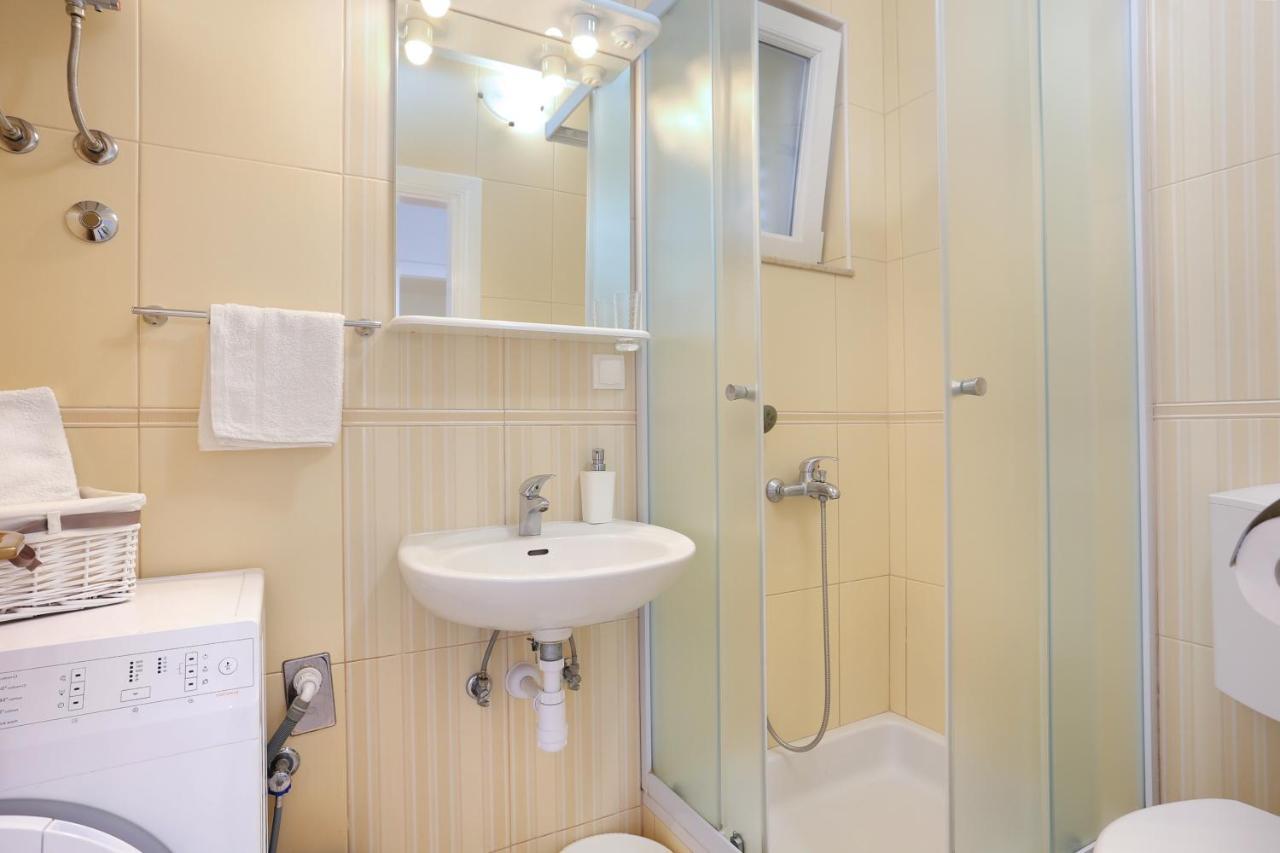 Apartments By The Sea Podgora, Makarska - 2594 מראה חיצוני תמונה