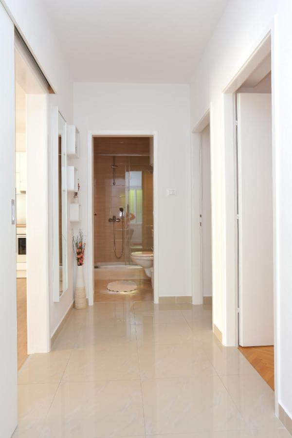 Apartments By The Sea Podgora, Makarska - 2594 מראה חיצוני תמונה